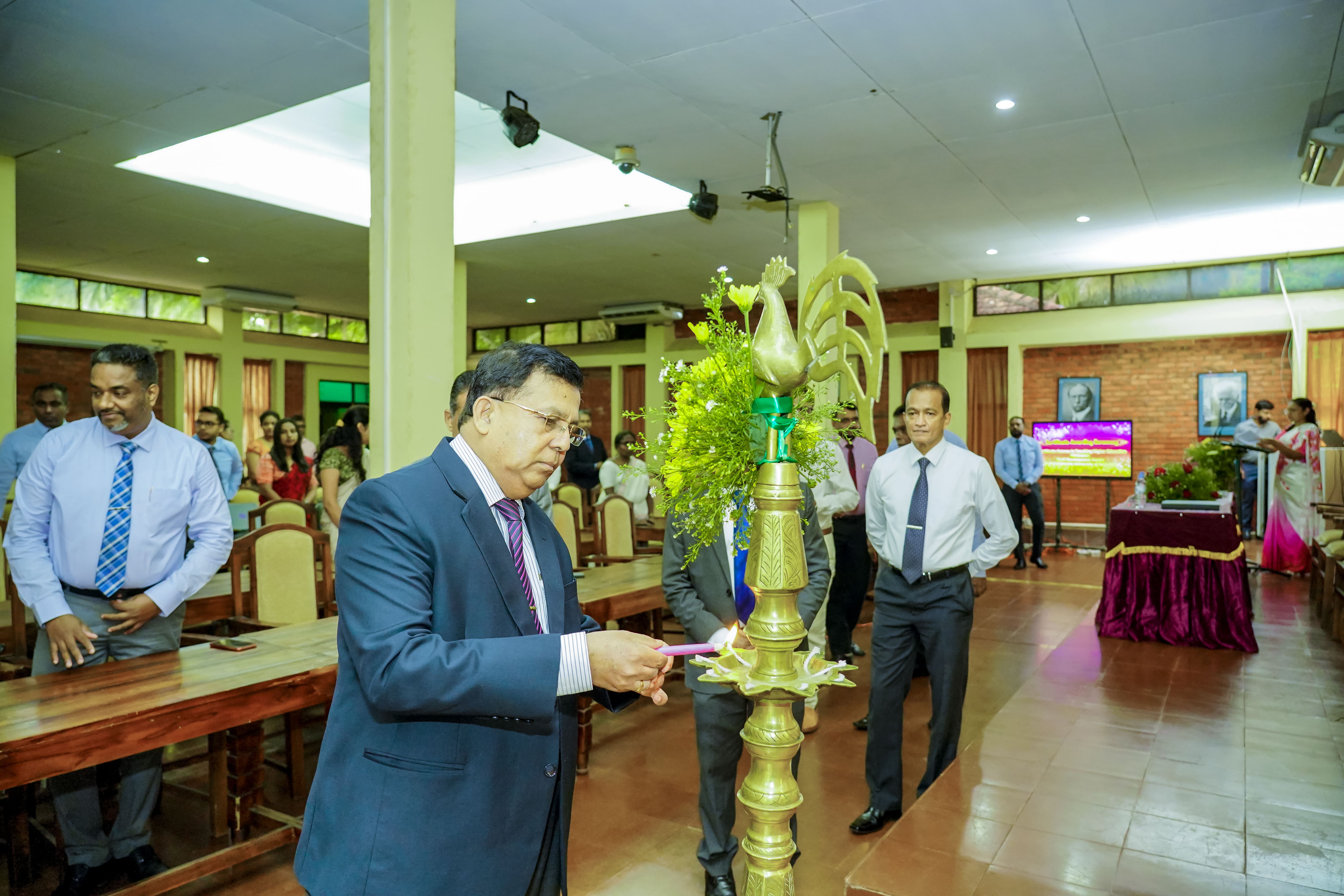 The Certificate Awarding Ceremony of the CCTHE 2022/2023 Staff Development Centre (SDC)