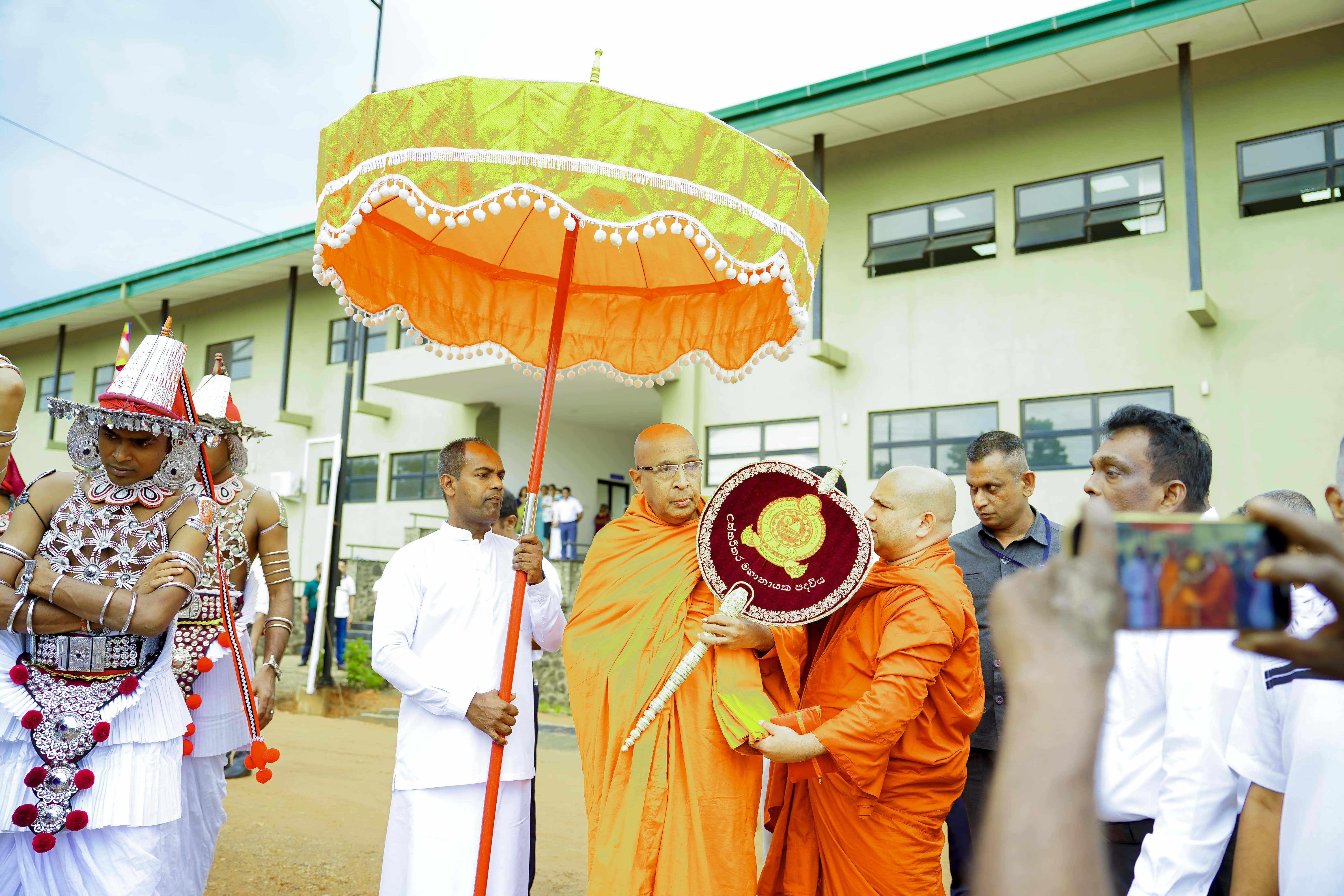 The grand ceremony to welcome the Mahanayake Thero