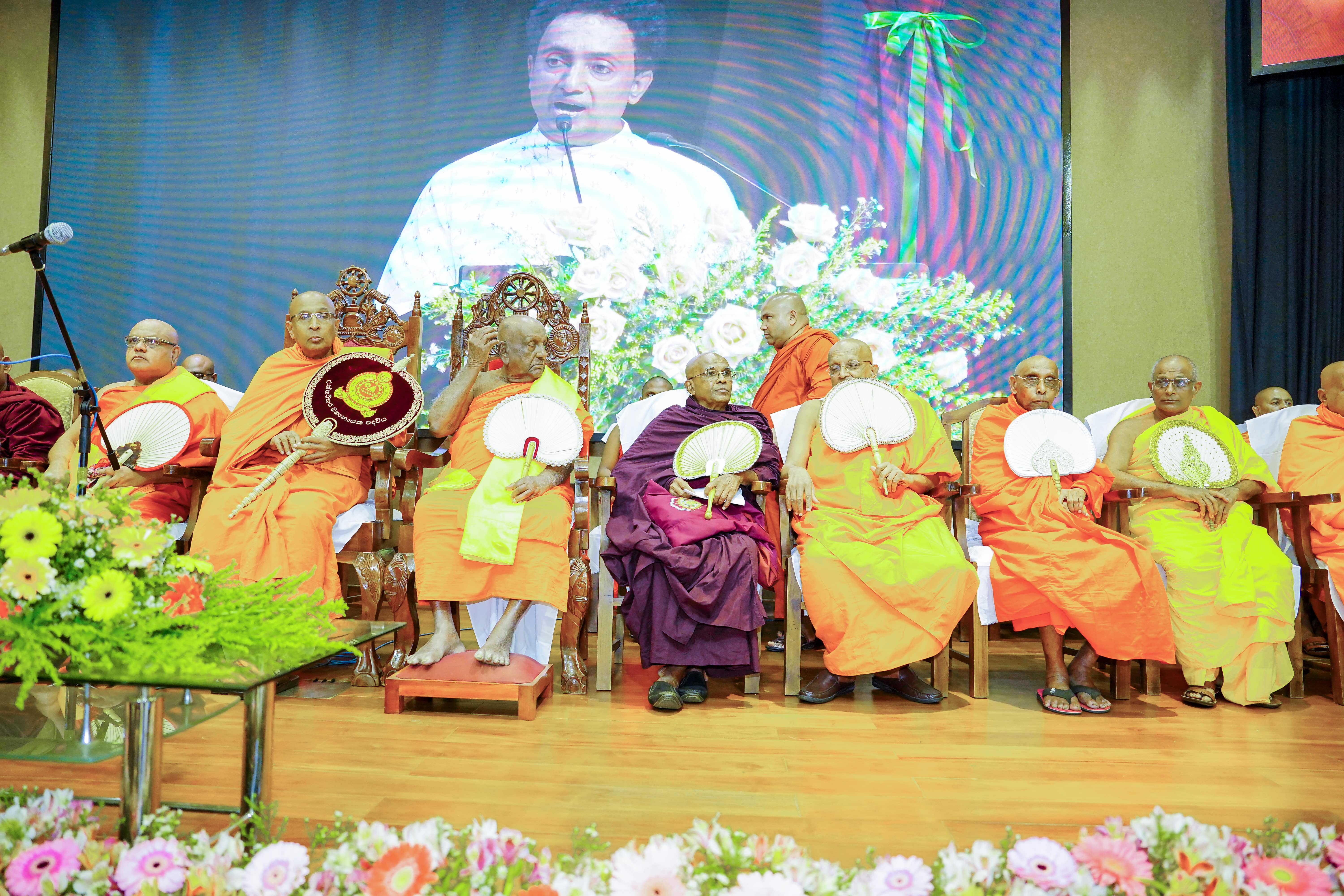 The grand ceremony to welcome the Mahanayake Thero