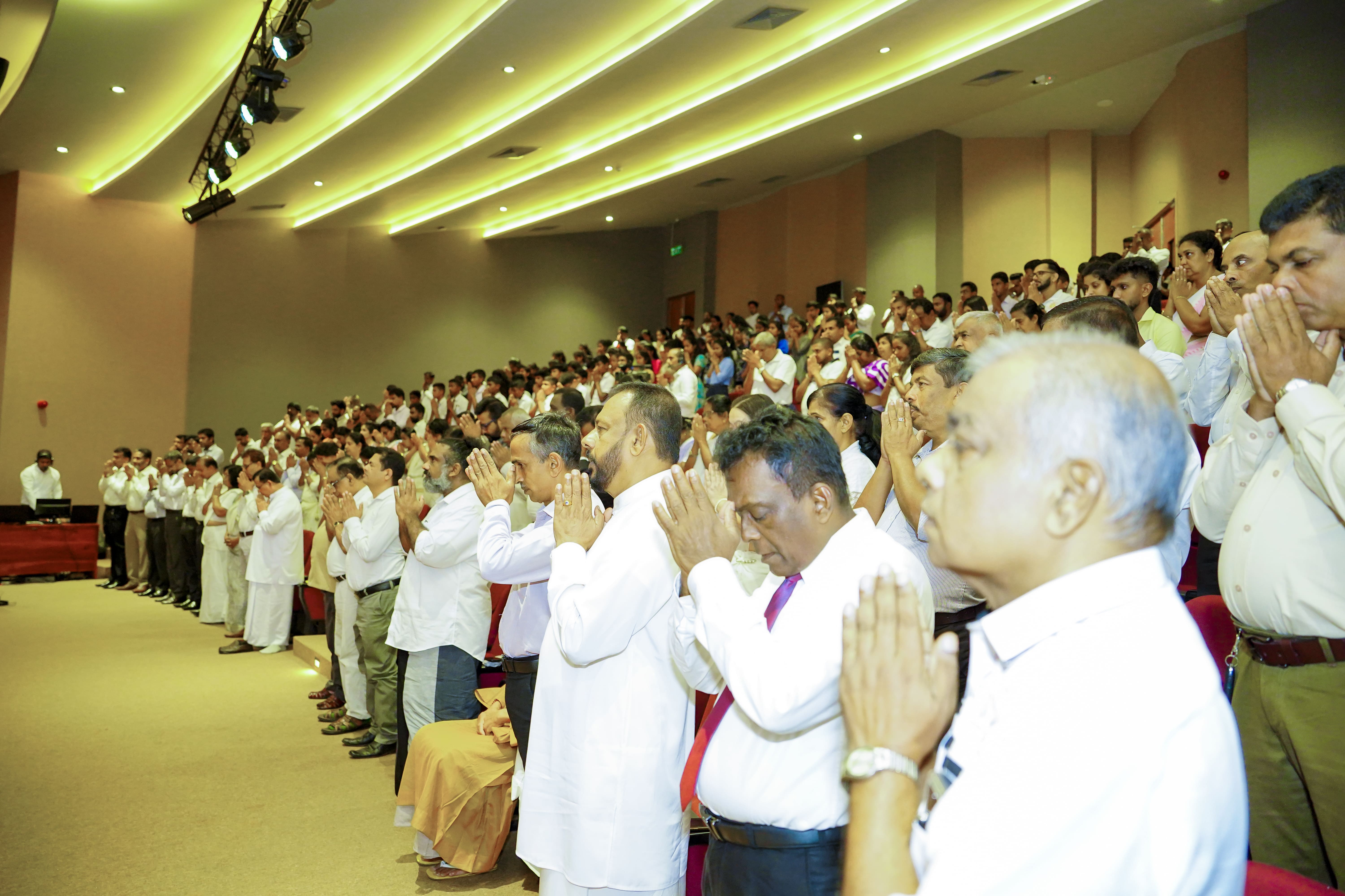 The grand ceremony to welcome the Mahanayake Thero