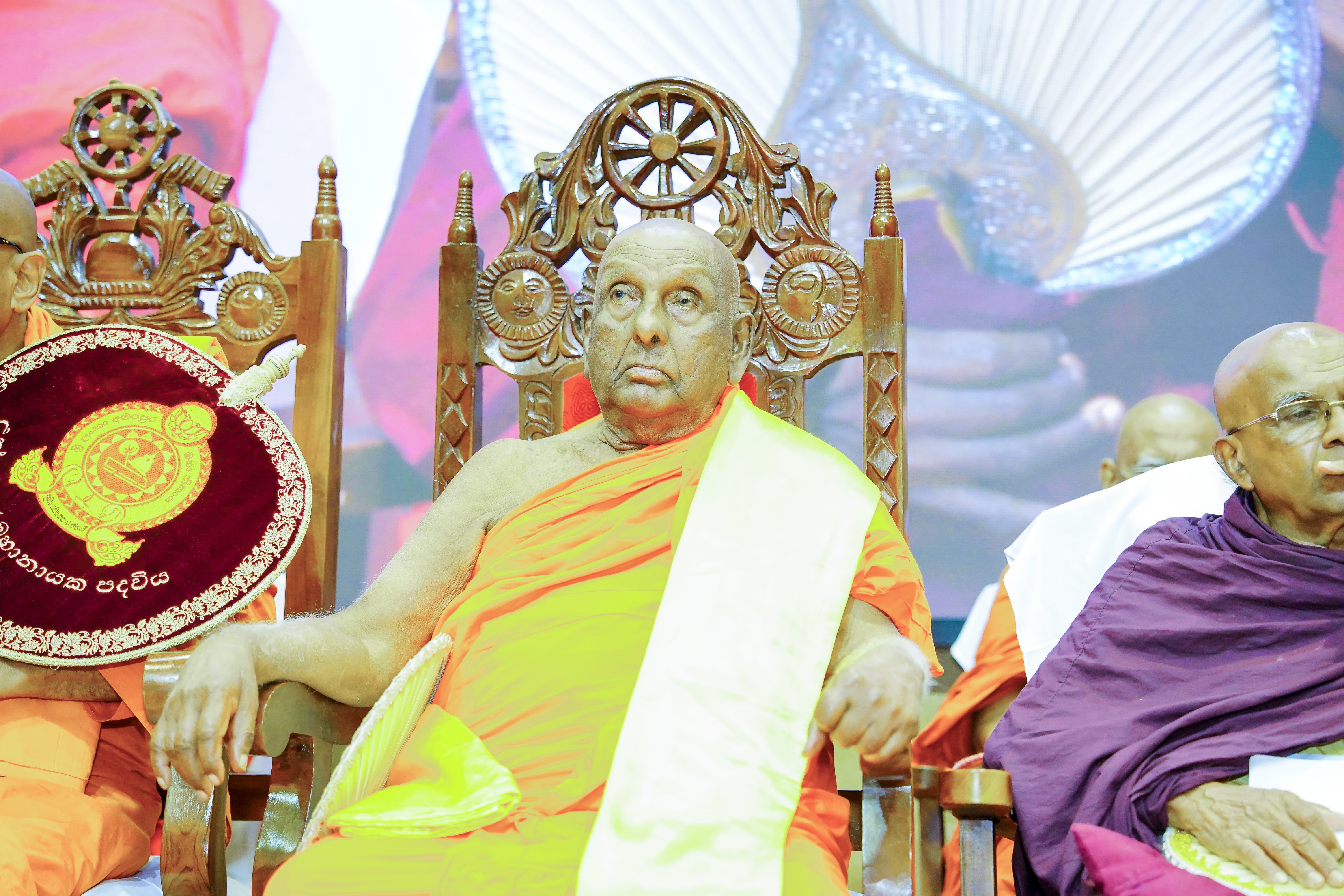 The grand ceremony to welcome the Mahanayake Thero